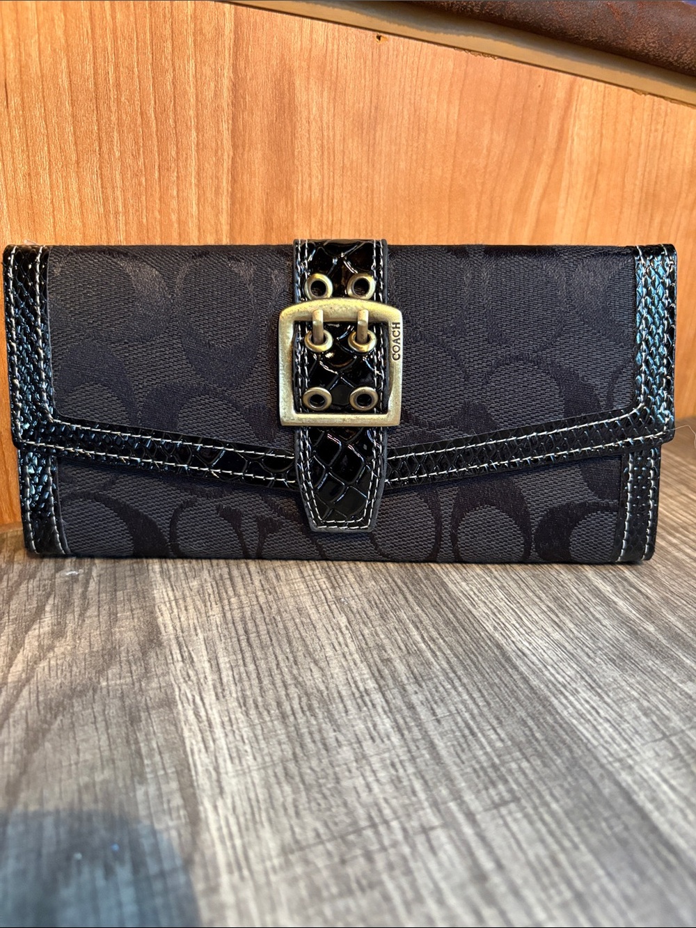 Coach Black Signature Buckle Continental Wallet with Gold Buckle beautiful